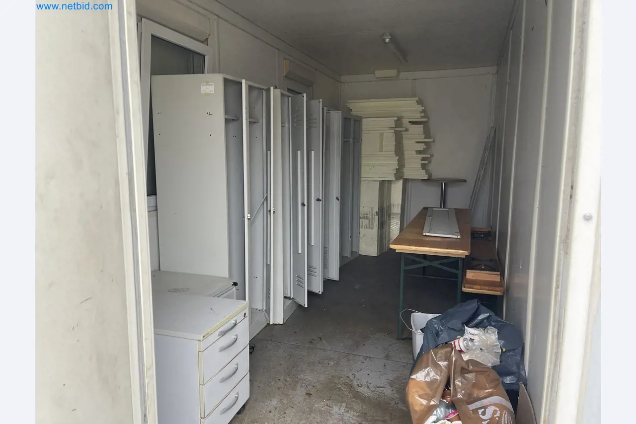 Crew and sea containers-5