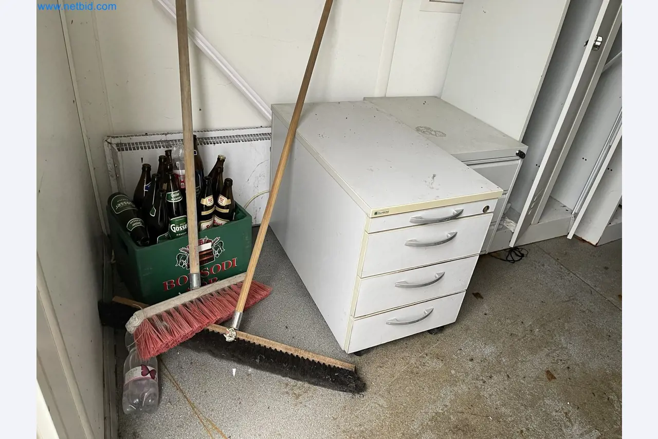 Crew and sea containers-6