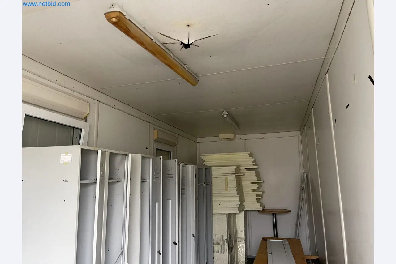 Crew and sea containers-7