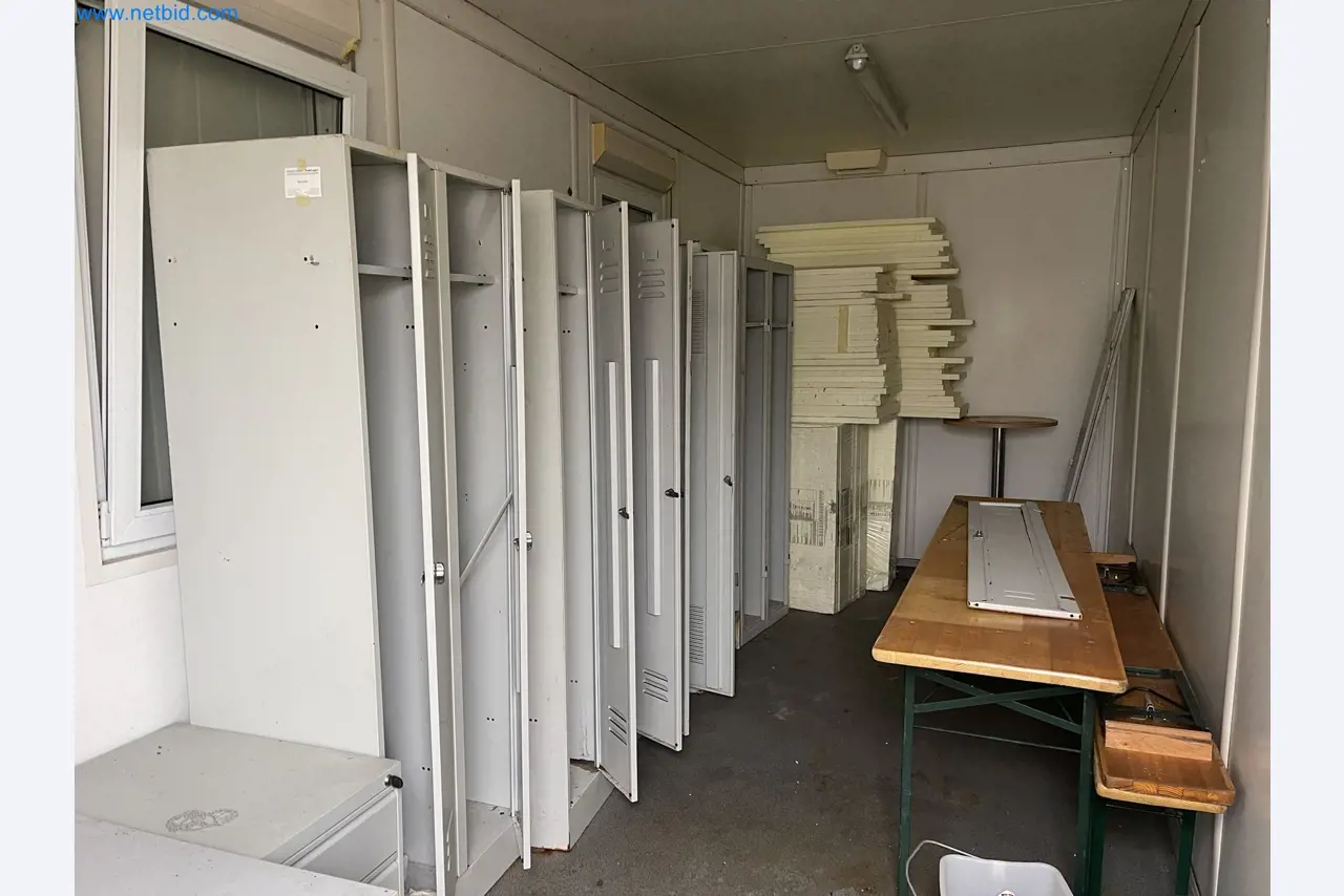 Crew and sea containers-8