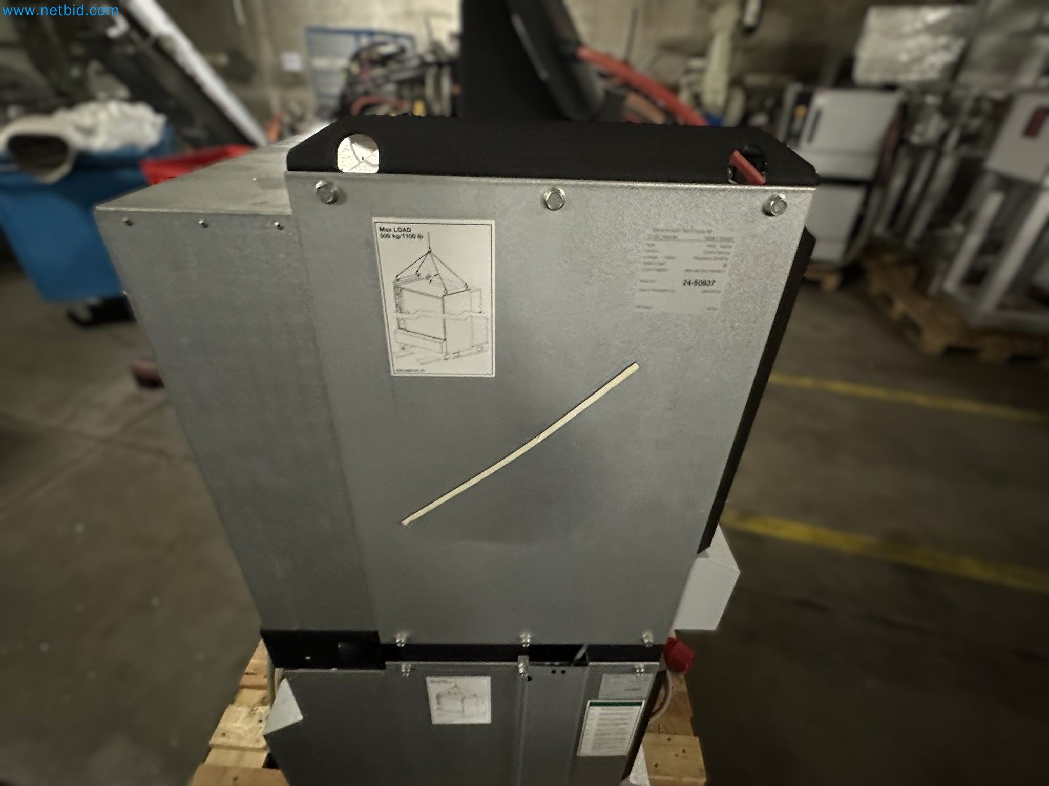 Well-maintained injection molding machines from Swiss production-10