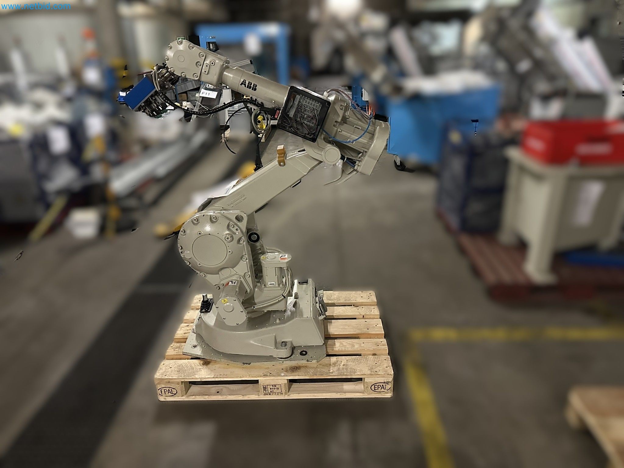 Well-maintained injection molding machines from Swiss production-1