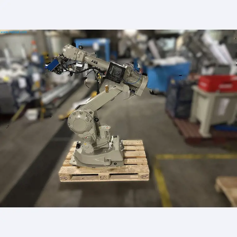 Well-maintained injection molding machines from Swiss production-1