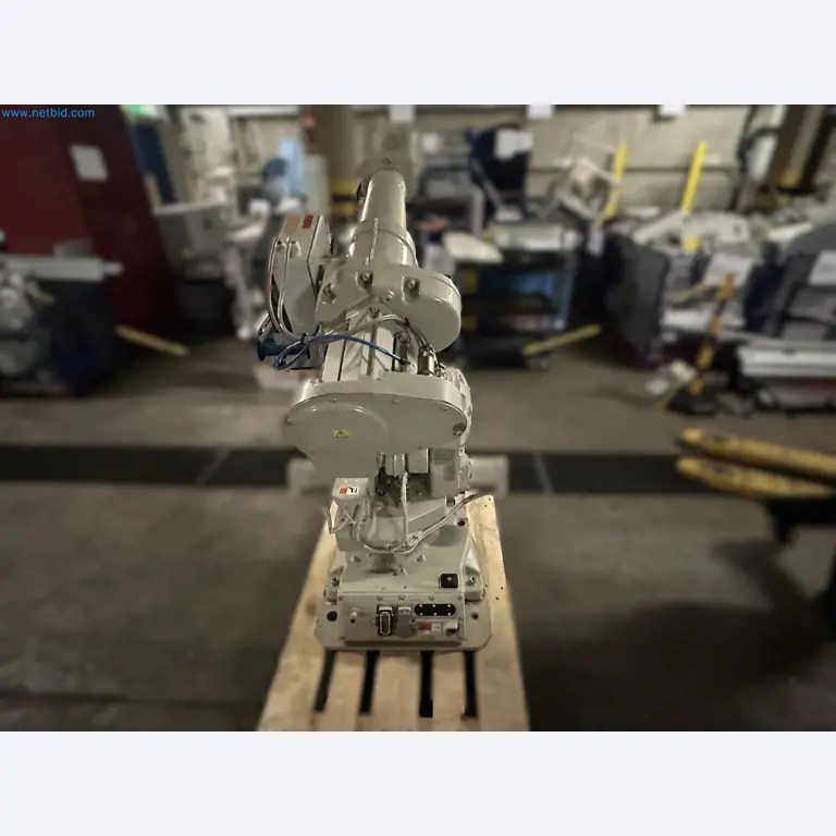 Well-maintained injection molding machines from Swiss production-4