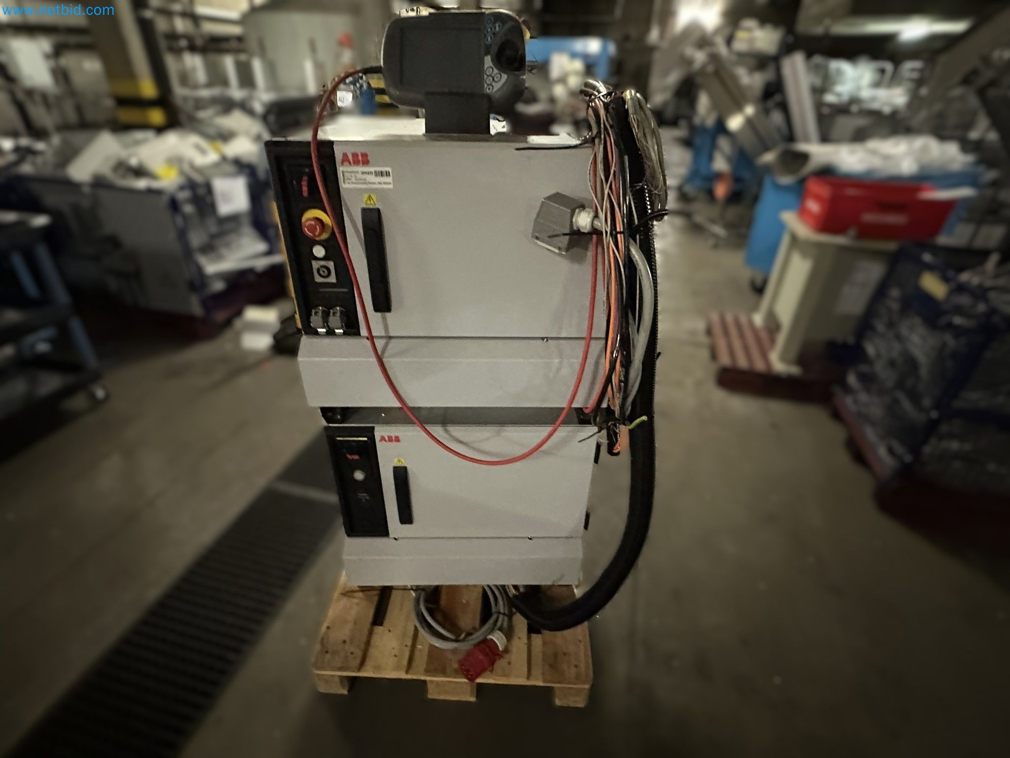 Well-maintained injection molding machines from Swiss production-6