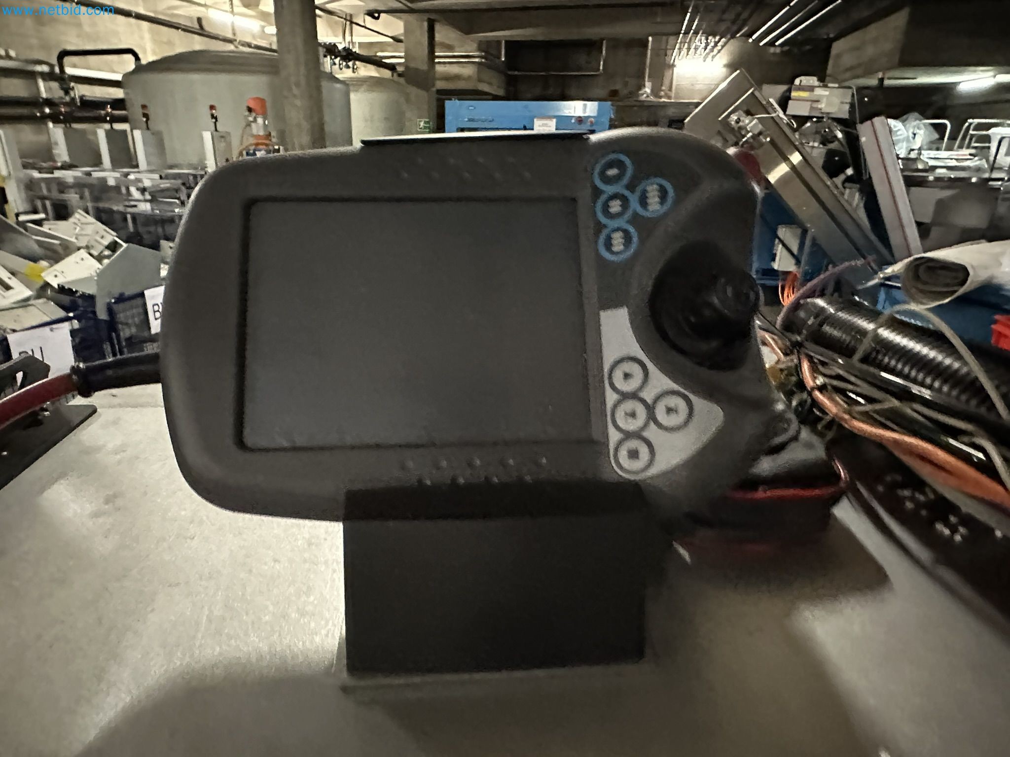 Well-maintained injection molding machines from Swiss production-8