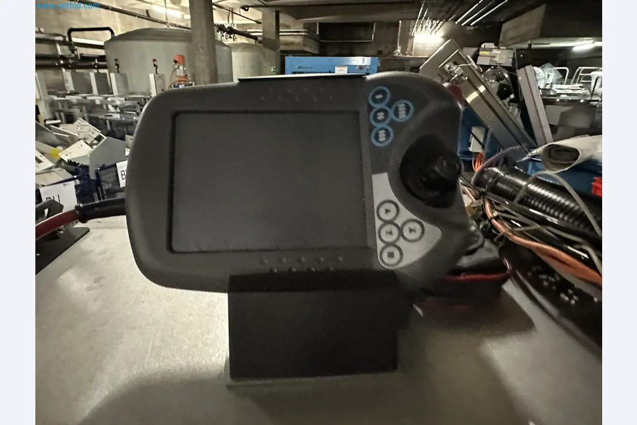 Well-maintained injection molding machines from Swiss production-8