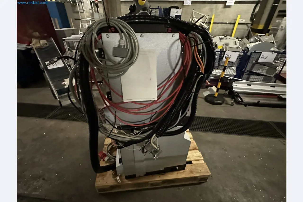 Well-maintained injection molding machines from Swiss production-9