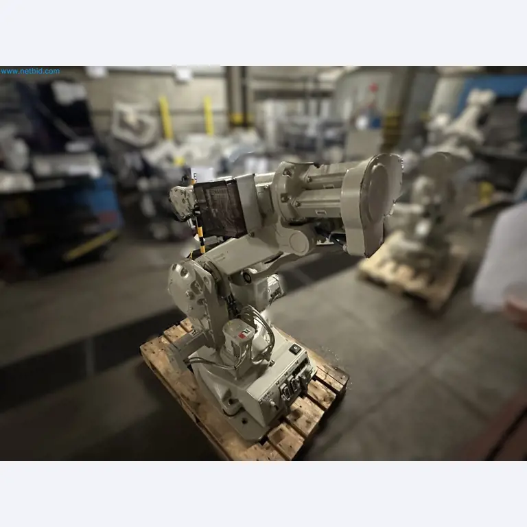 Well-maintained injection molding machines from Swiss production-2