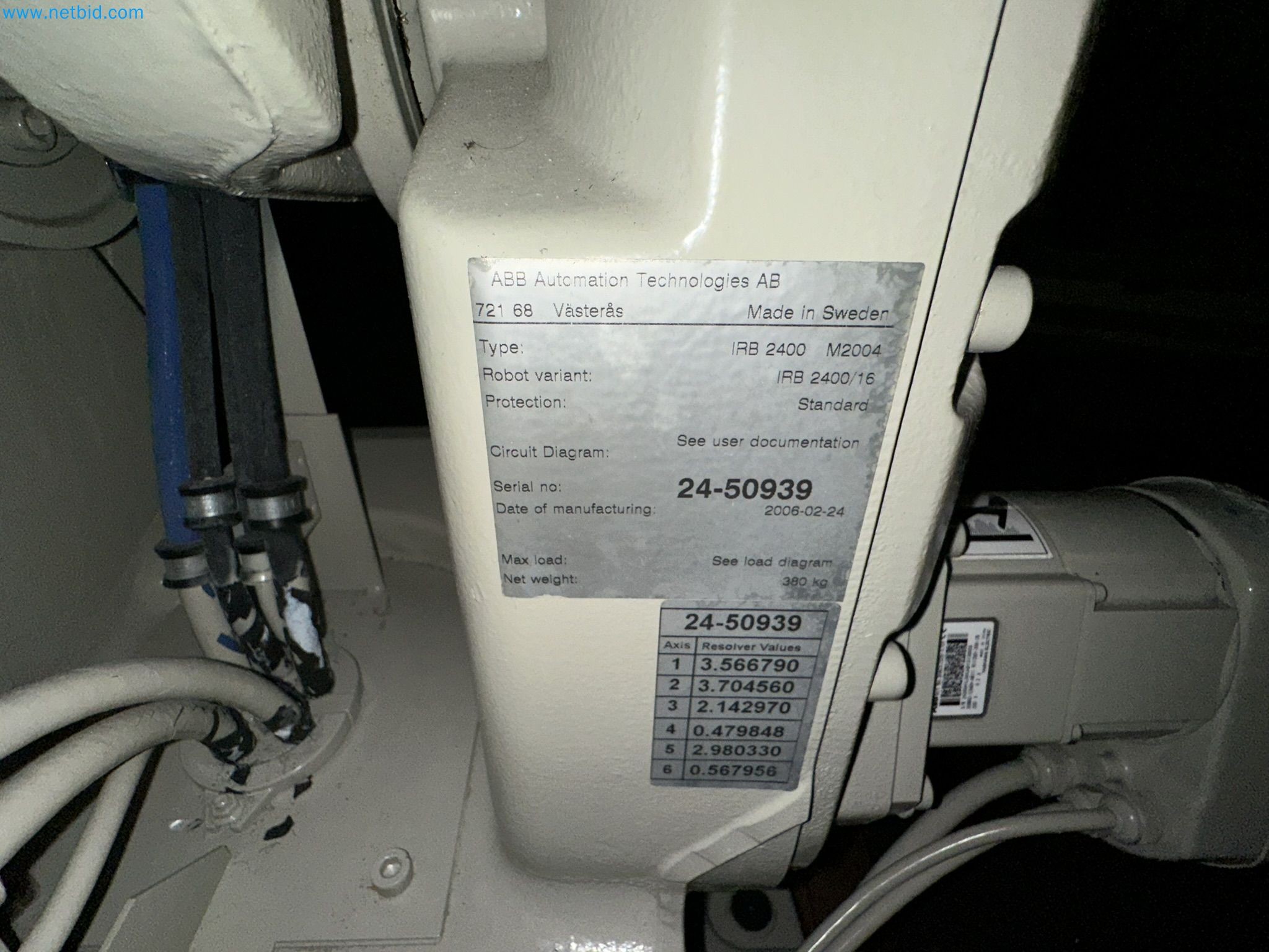 Well-maintained injection molding machines from Swiss production-3