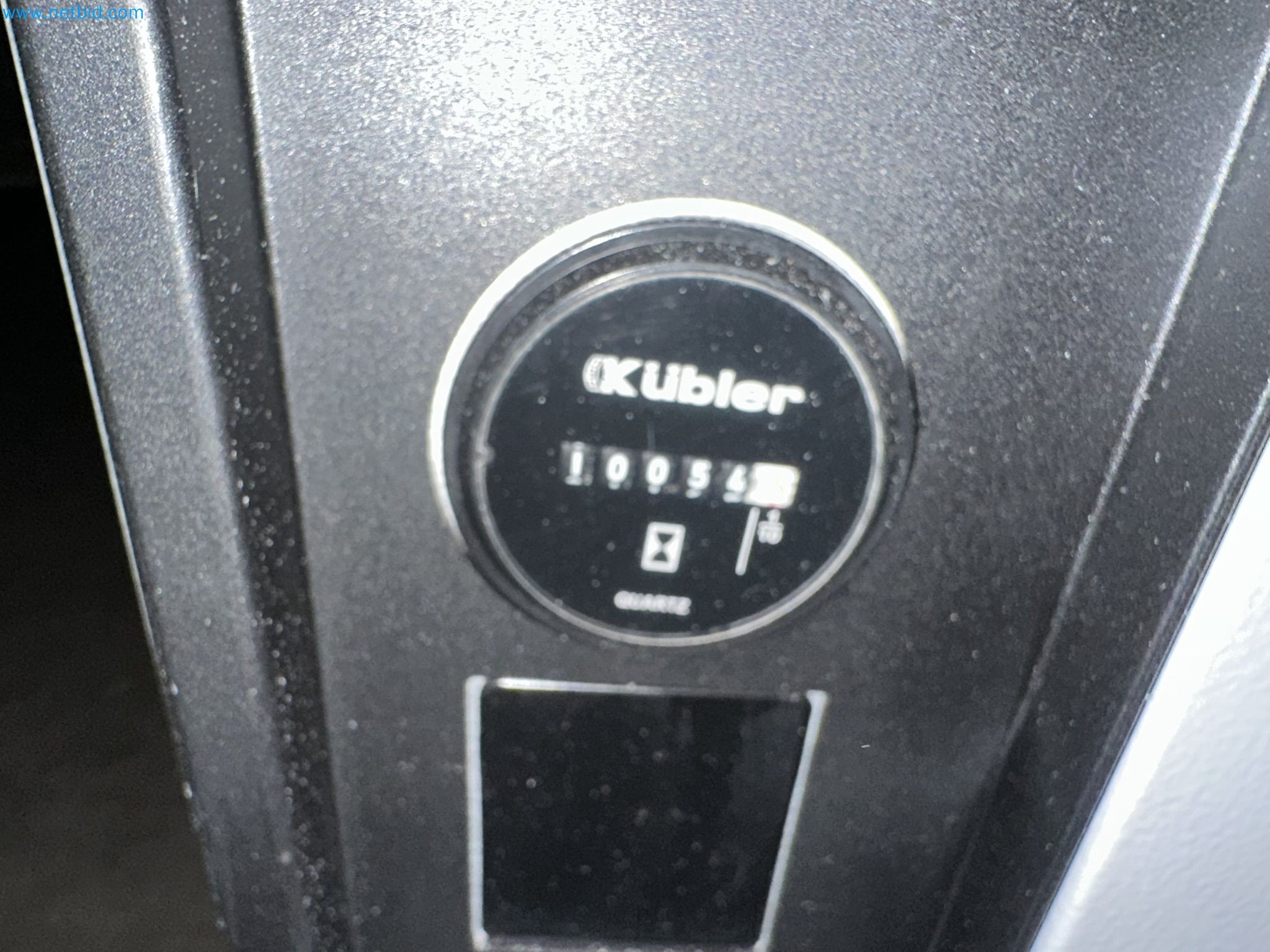 Well-maintained injection molding machines from Swiss production-5