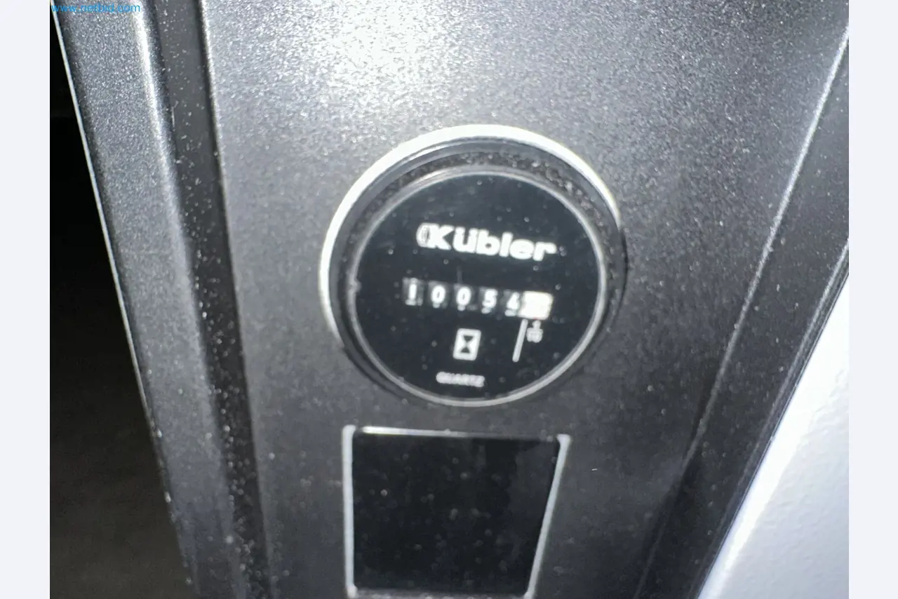 Well-maintained injection molding machines from Swiss production-5