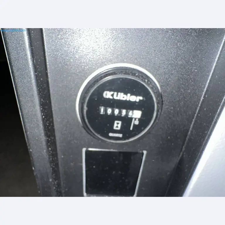 Well-maintained injection molding machines from Swiss production-5