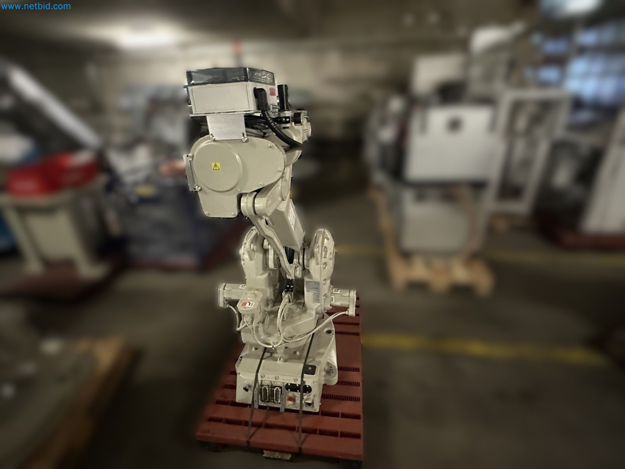 Well-maintained injection molding machines from Swiss production-1