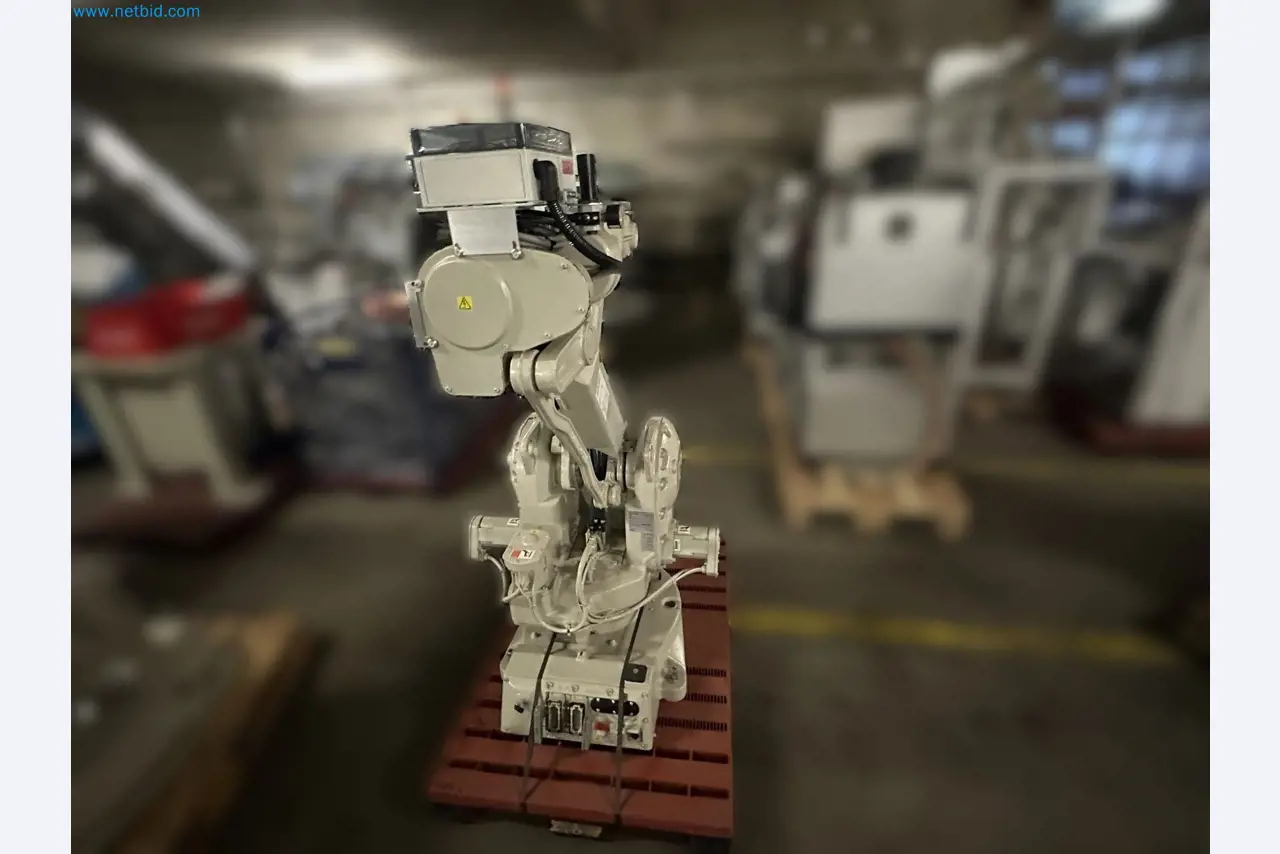 Well-maintained injection molding machines from Swiss production-1