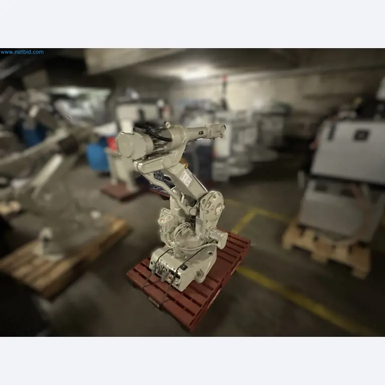 Well-maintained injection molding machines from Swiss production-2