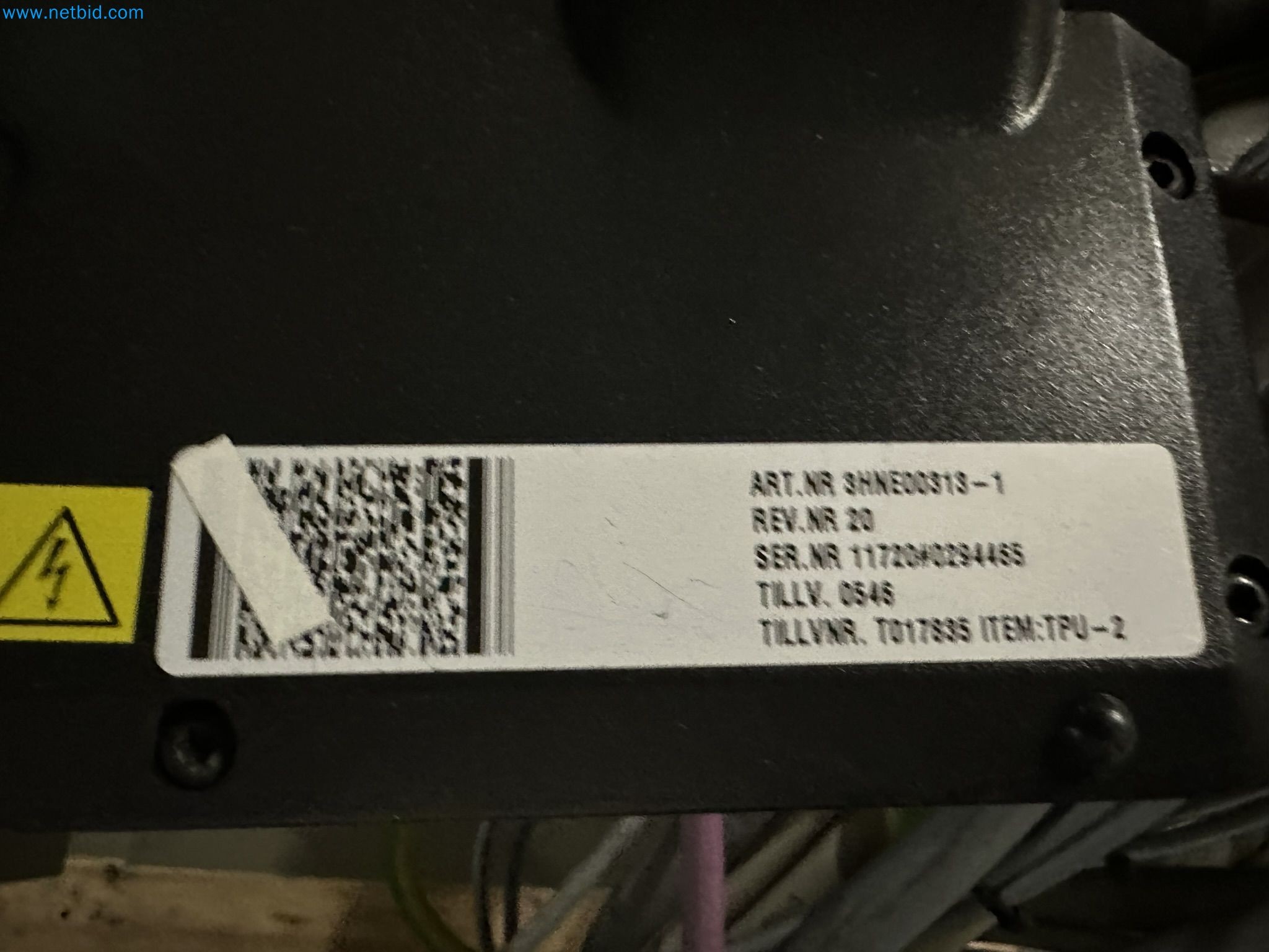 Well-maintained injection molding machines from Swiss production-8