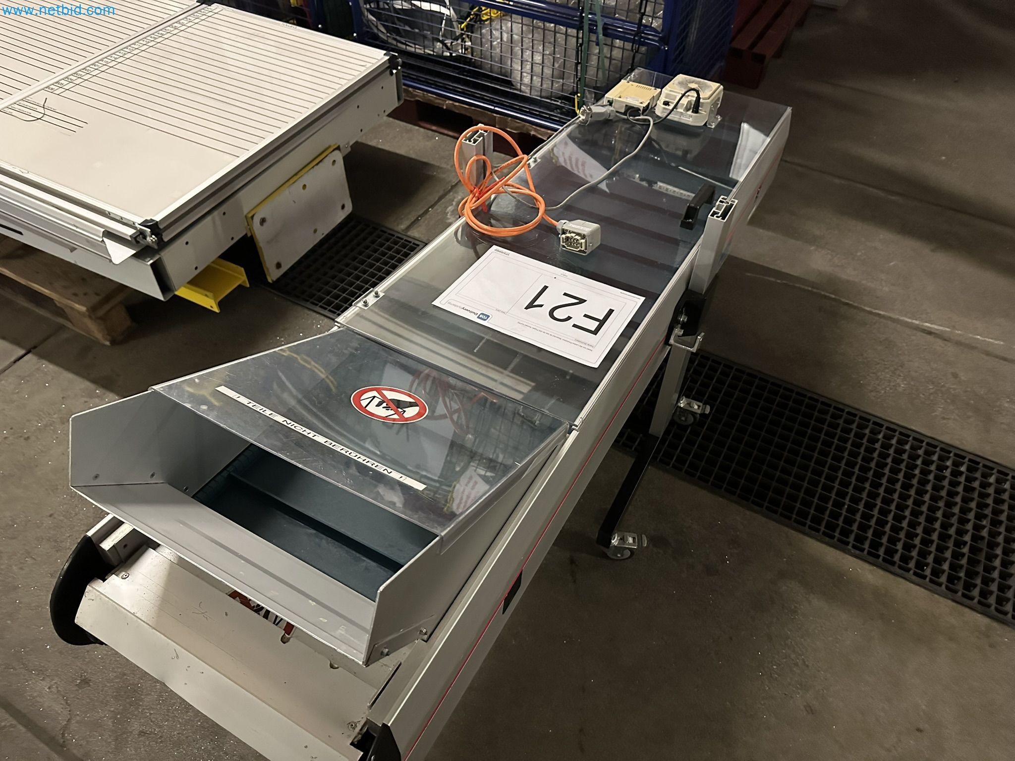 Well-maintained injection molding machines from Swiss production-2