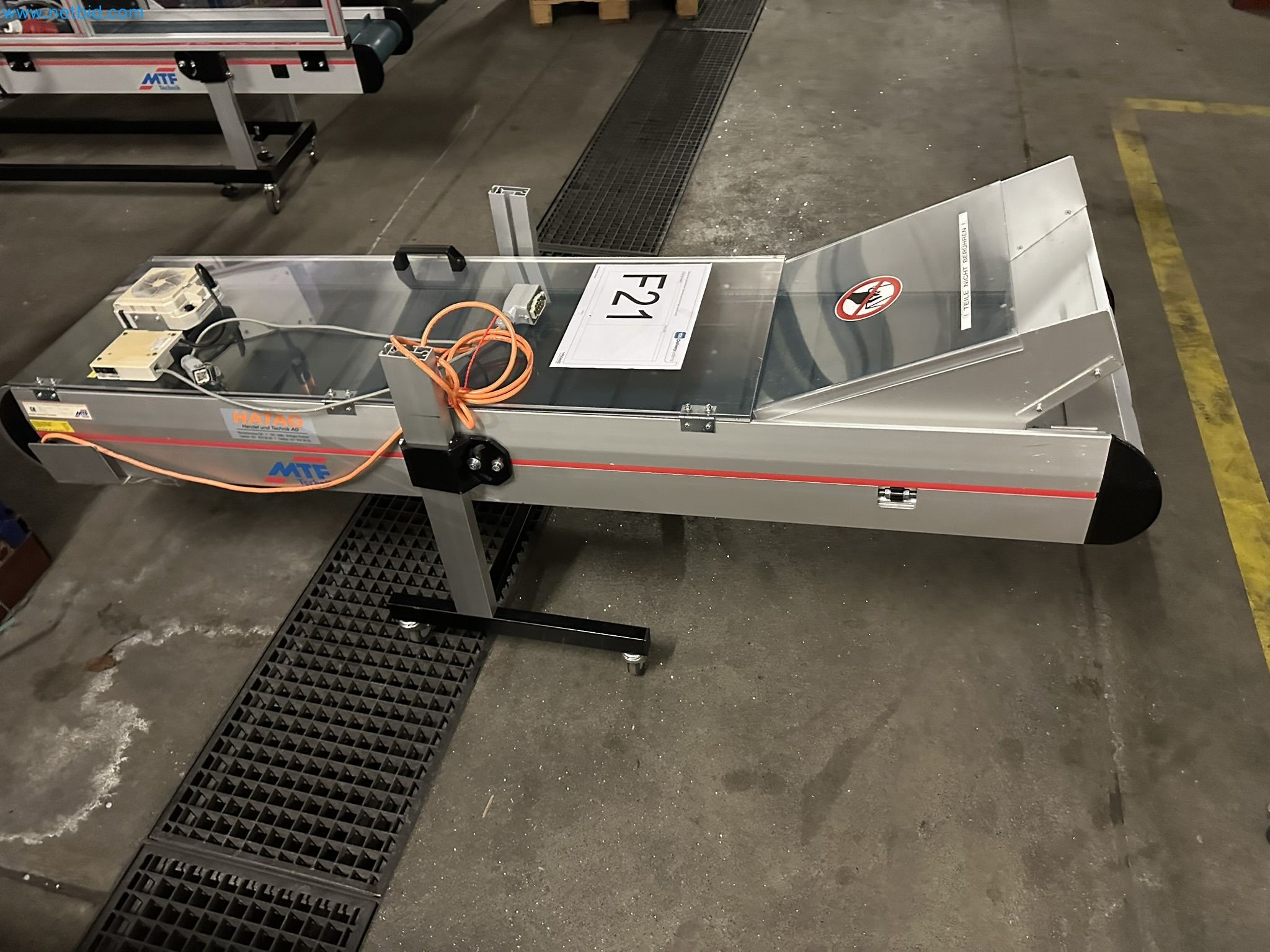 Well-maintained injection molding machines from Swiss production-3