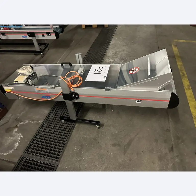 Well-maintained injection molding machines from Swiss production-3