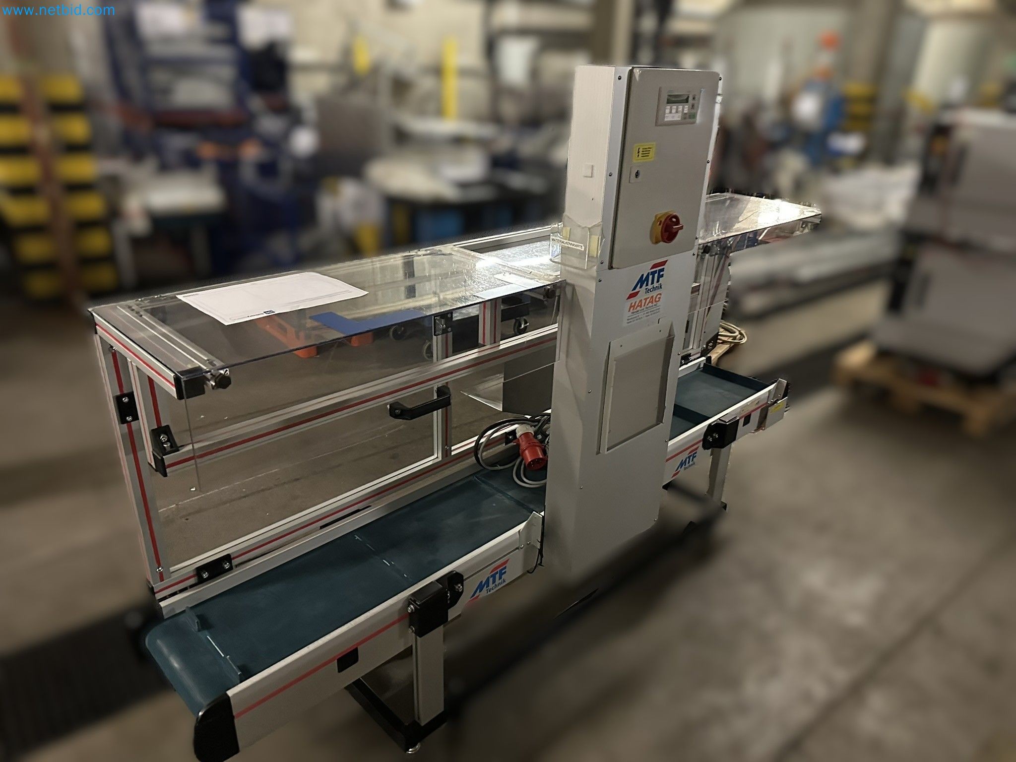 Well-maintained injection molding machines from Swiss production-2