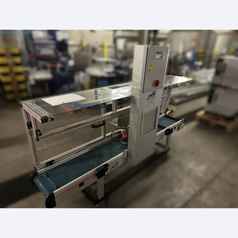 Well-maintained injection molding machines from Swiss production-2