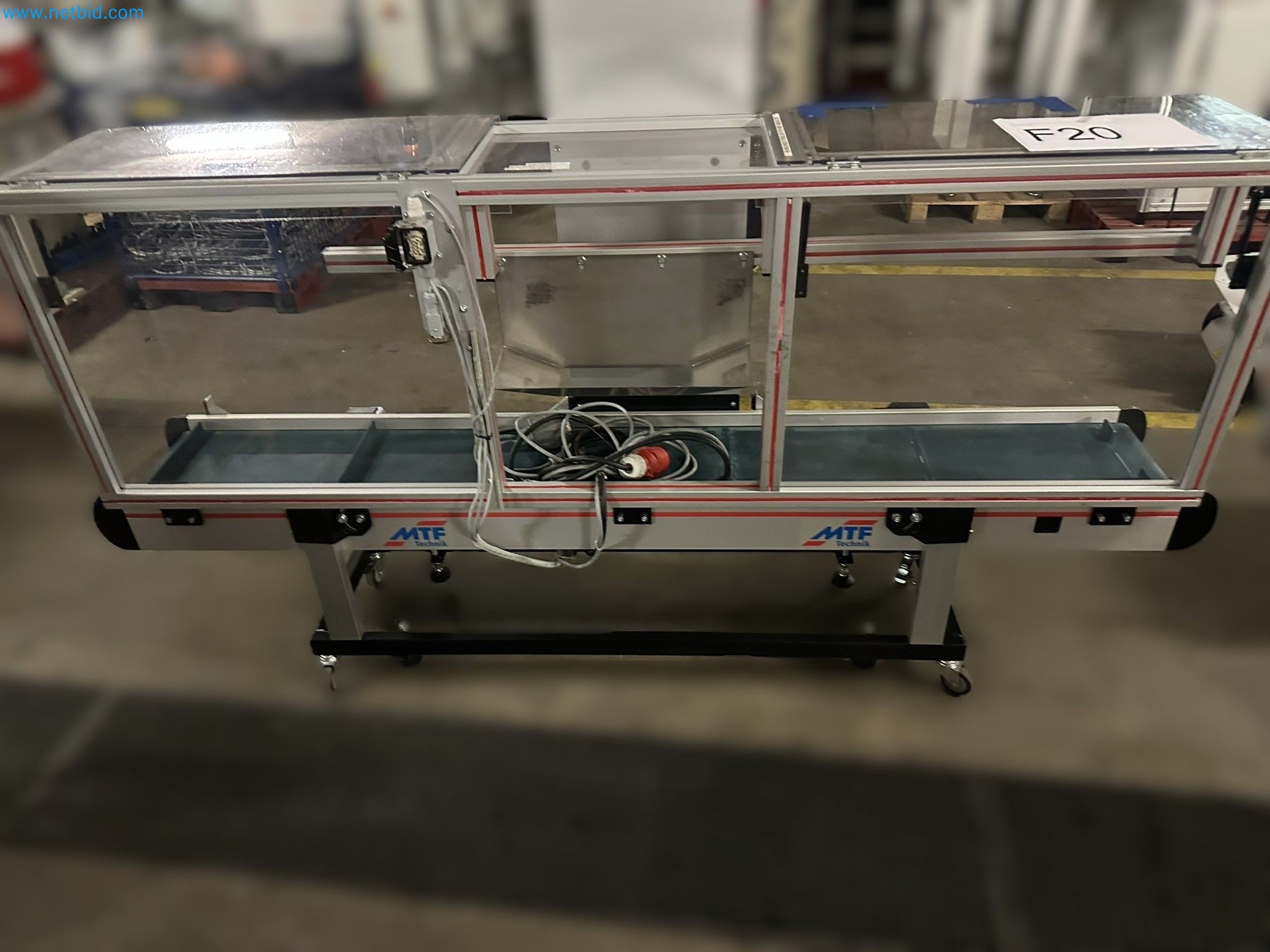 Well-maintained injection molding machines from Swiss production-3