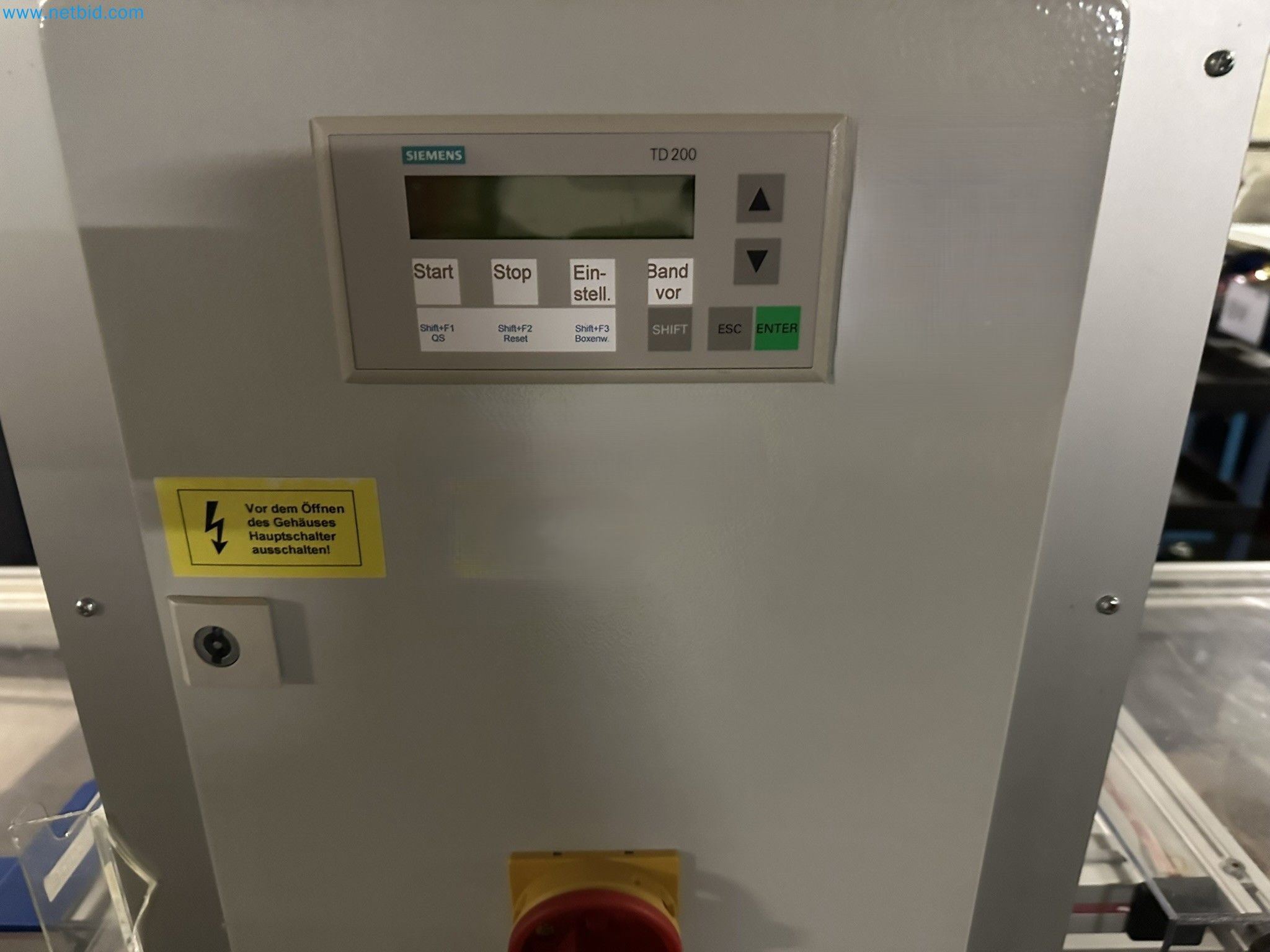 Well-maintained injection molding machines from Swiss production-4