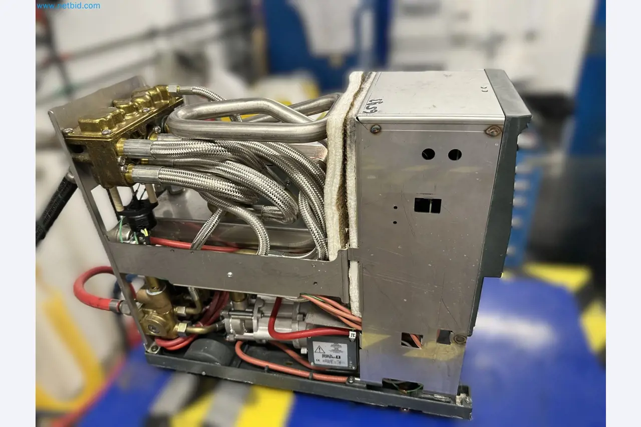 Well-maintained injection molding machines from Swiss production-4