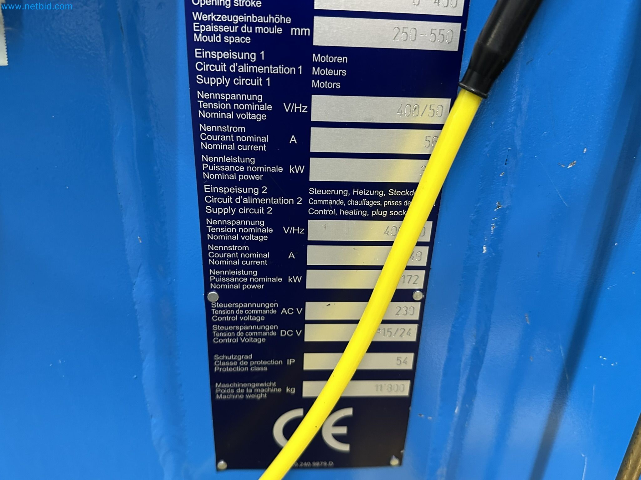 Well-maintained injection molding machines from Swiss production-10