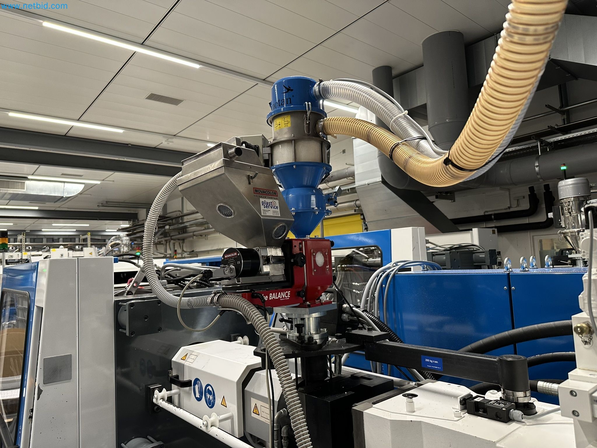 Well-maintained injection molding machines from Swiss production-11