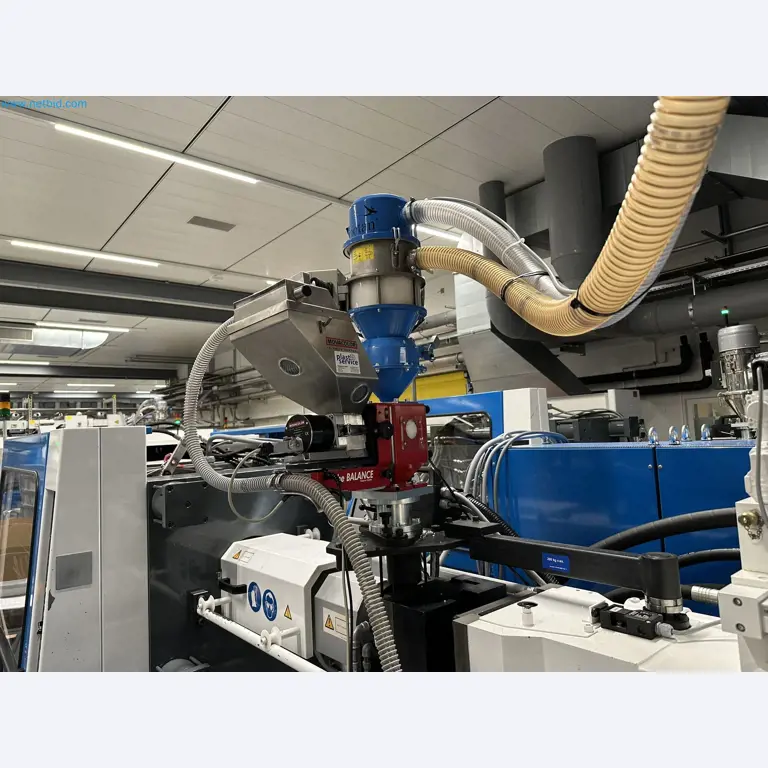 Well-maintained injection molding machines from Swiss production-11