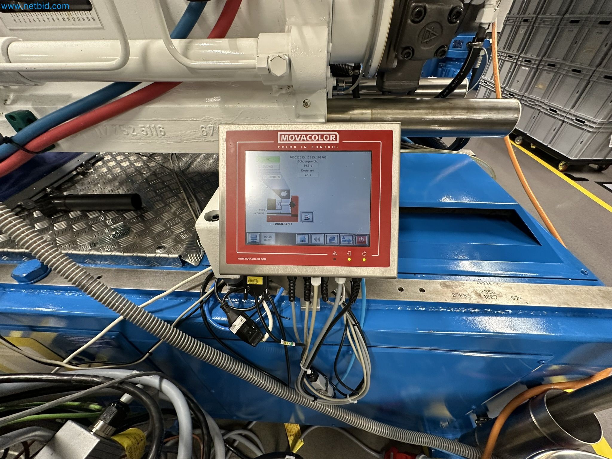 Well-maintained injection molding machines from Swiss production-13