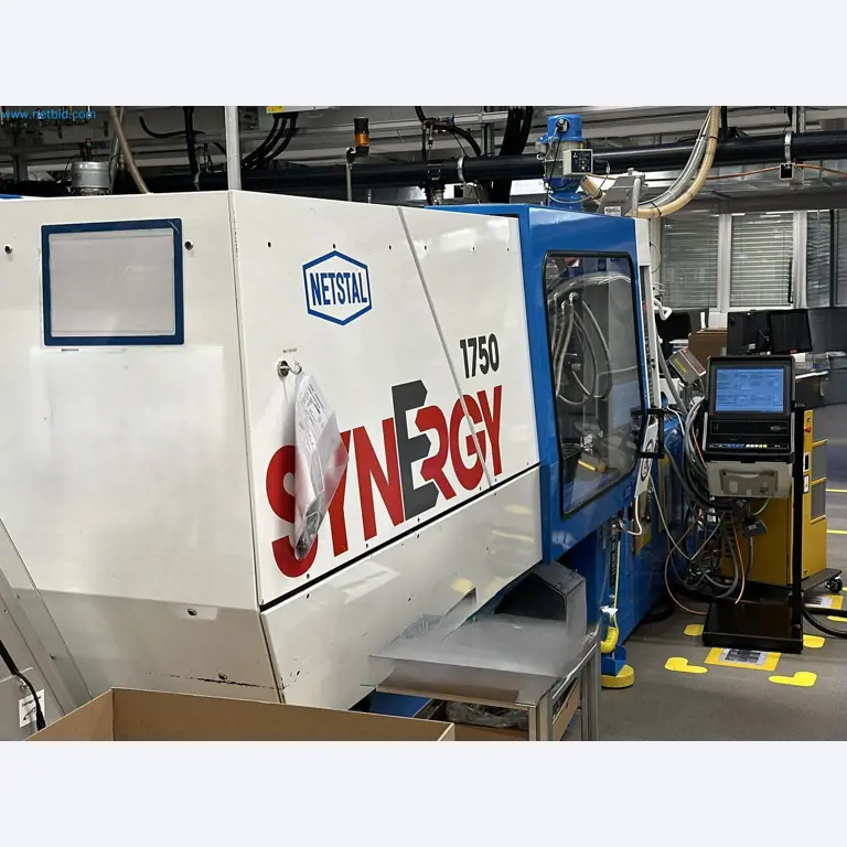 Well-maintained injection molding machines from Swiss production-2