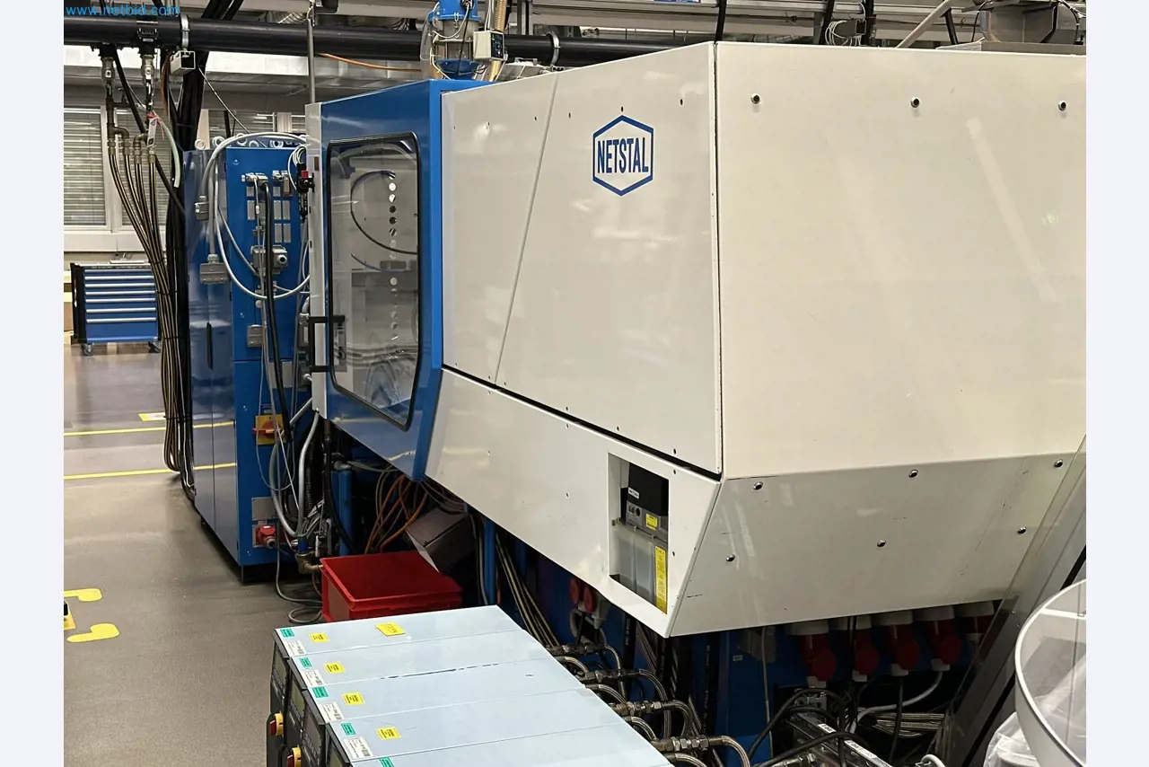 Well-maintained injection molding machines from Swiss production-6