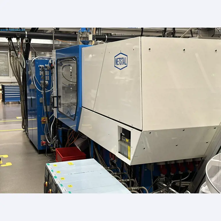 Well-maintained injection molding machines from Swiss production-6