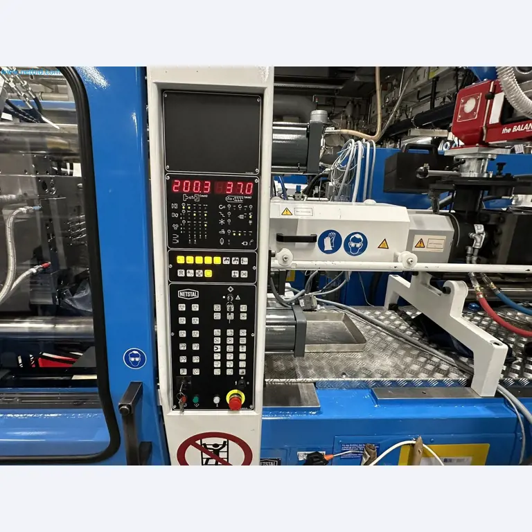 Well-maintained injection molding machines from Swiss production-7