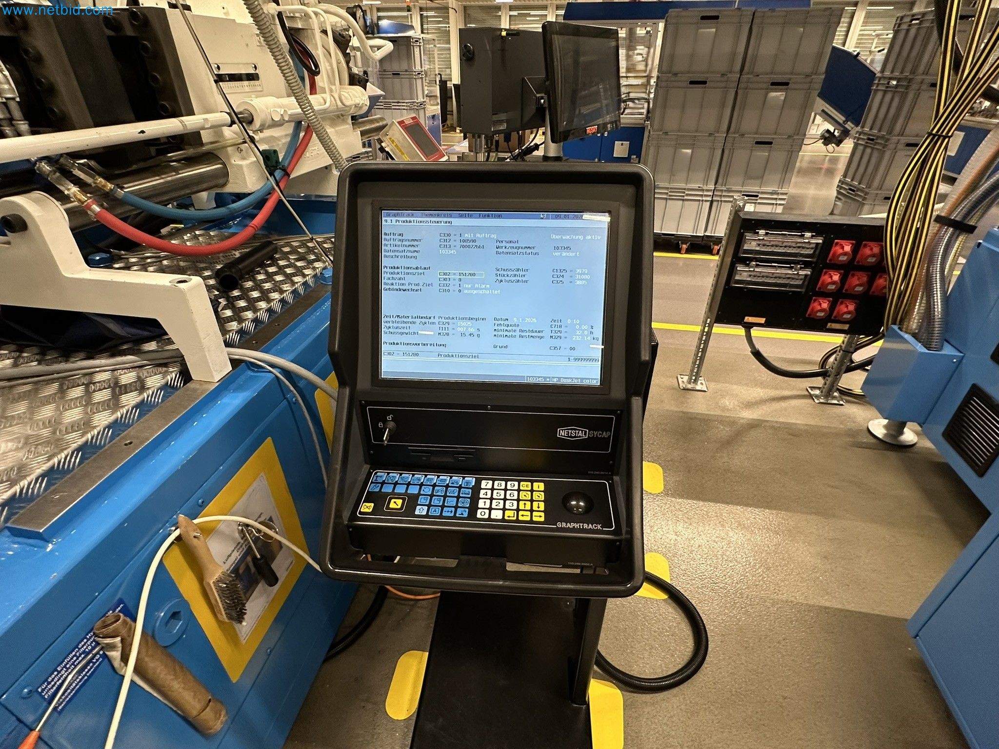 Well-maintained injection molding machines from Swiss production-8