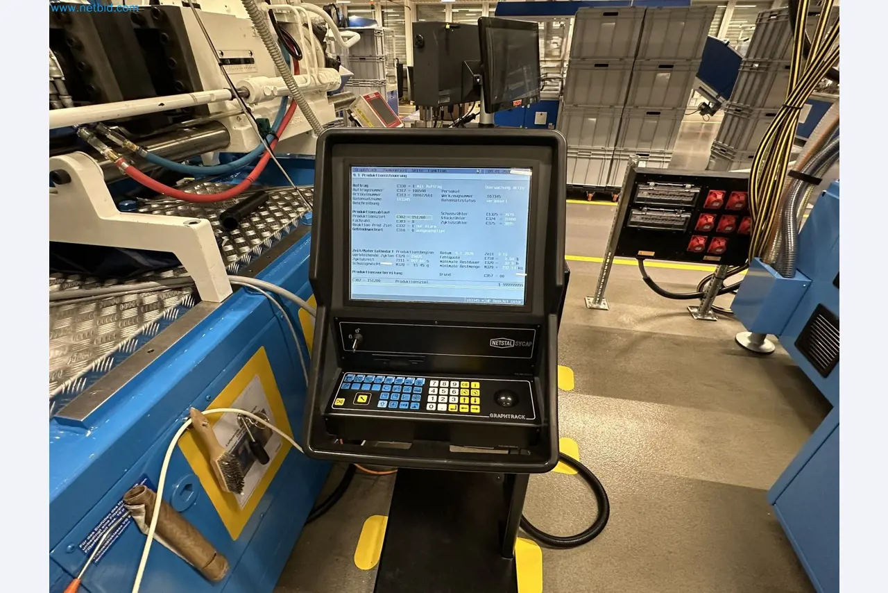 Well-maintained injection molding machines from Swiss production-8