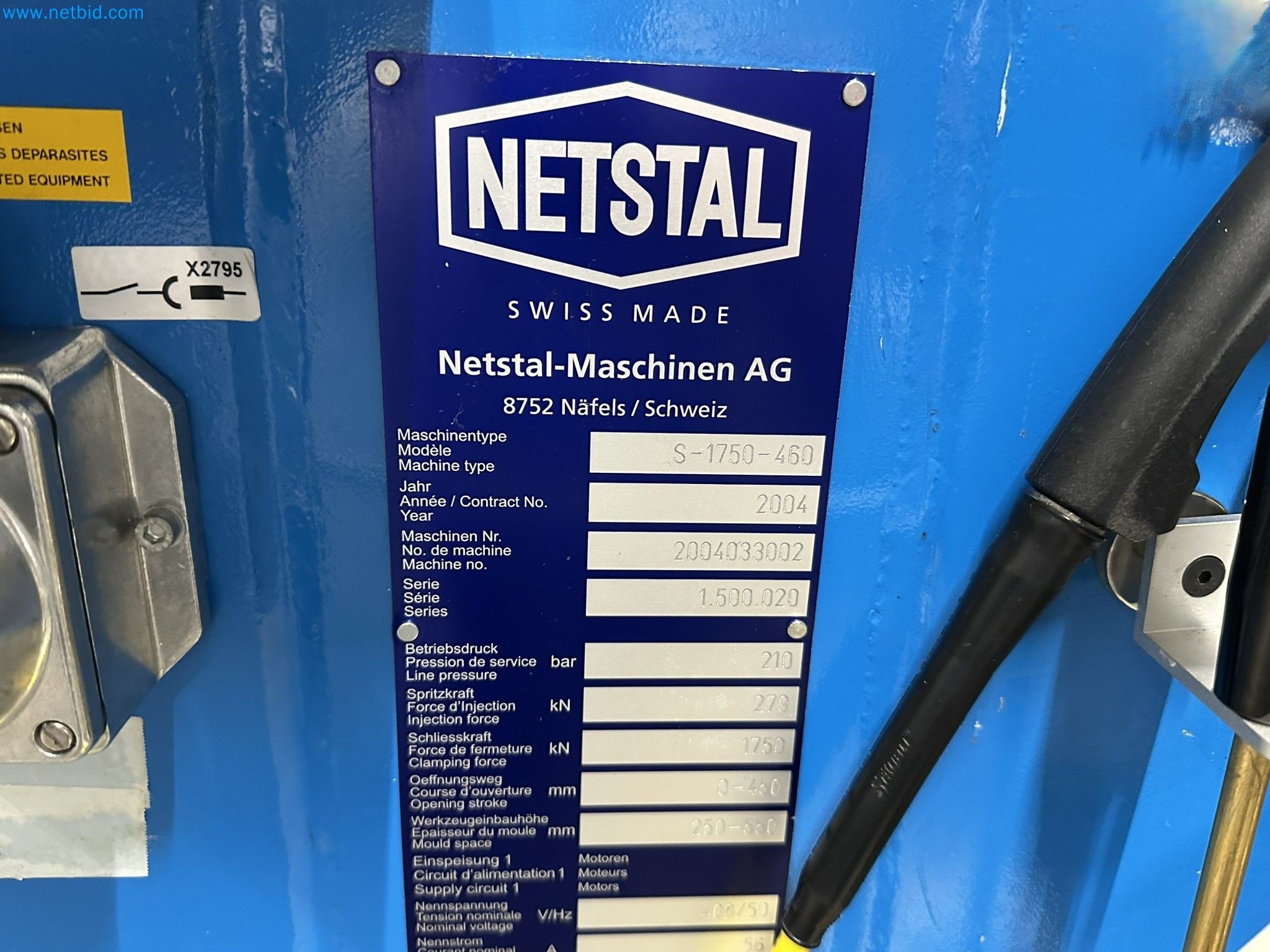 Well-maintained injection molding machines from Swiss production-9