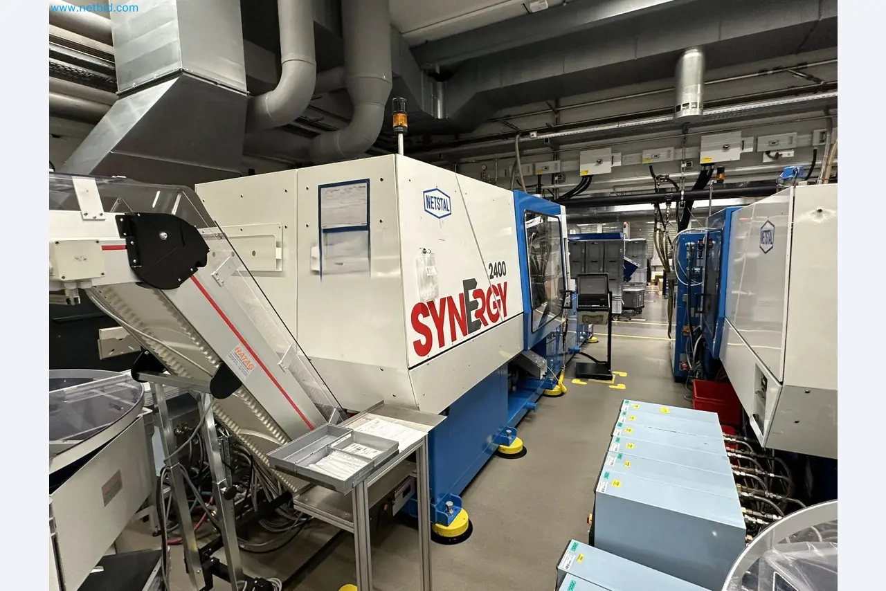 Well-maintained injection molding machines from Swiss production-1