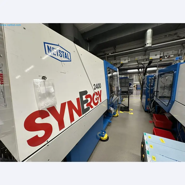Well-maintained injection molding machines from Swiss production-2