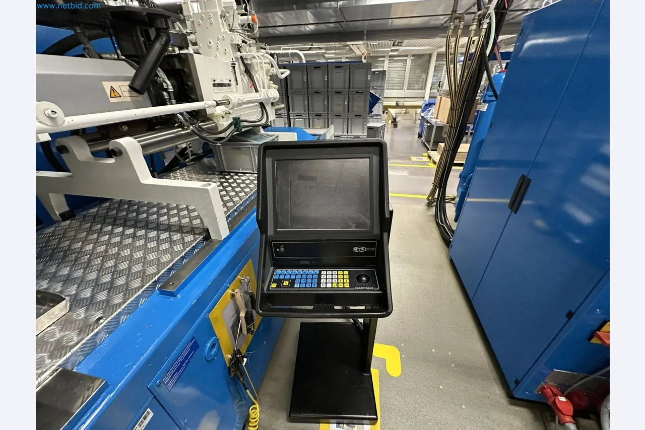 Well-maintained injection molding machines from Swiss production-5