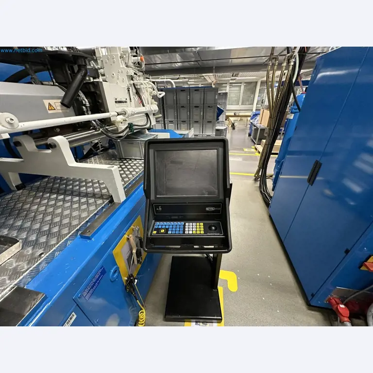 Well-maintained injection molding machines from Swiss production-5