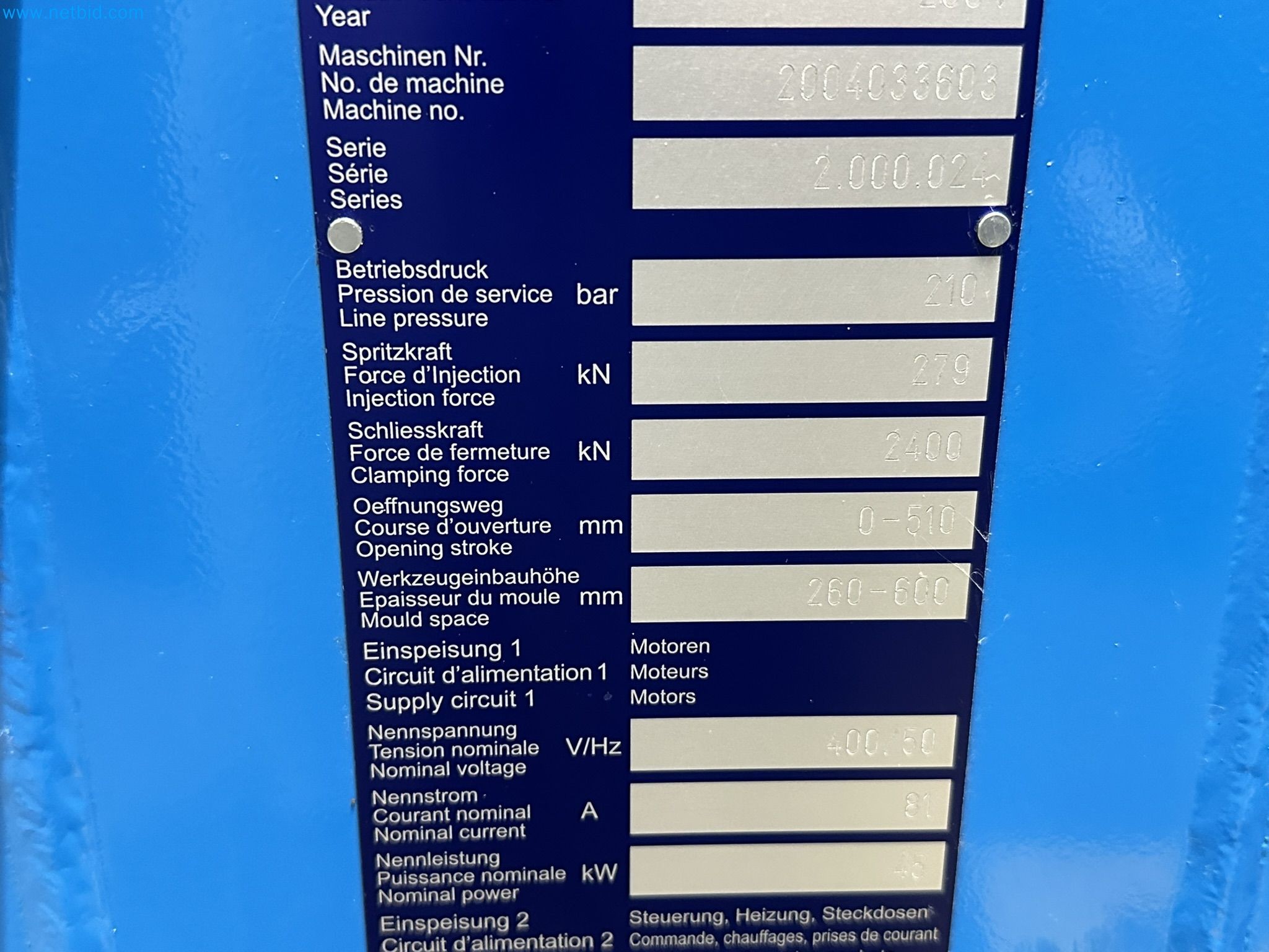 Well-maintained injection molding machines from Swiss production-7