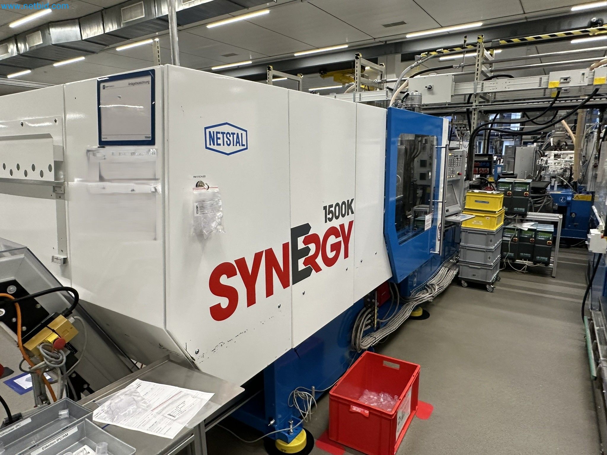 Well-maintained injection molding machines from Swiss production-2