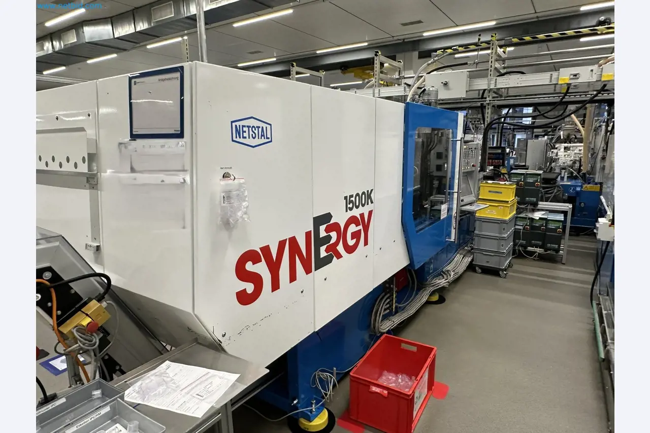 Well-maintained injection molding machines from Swiss production-2