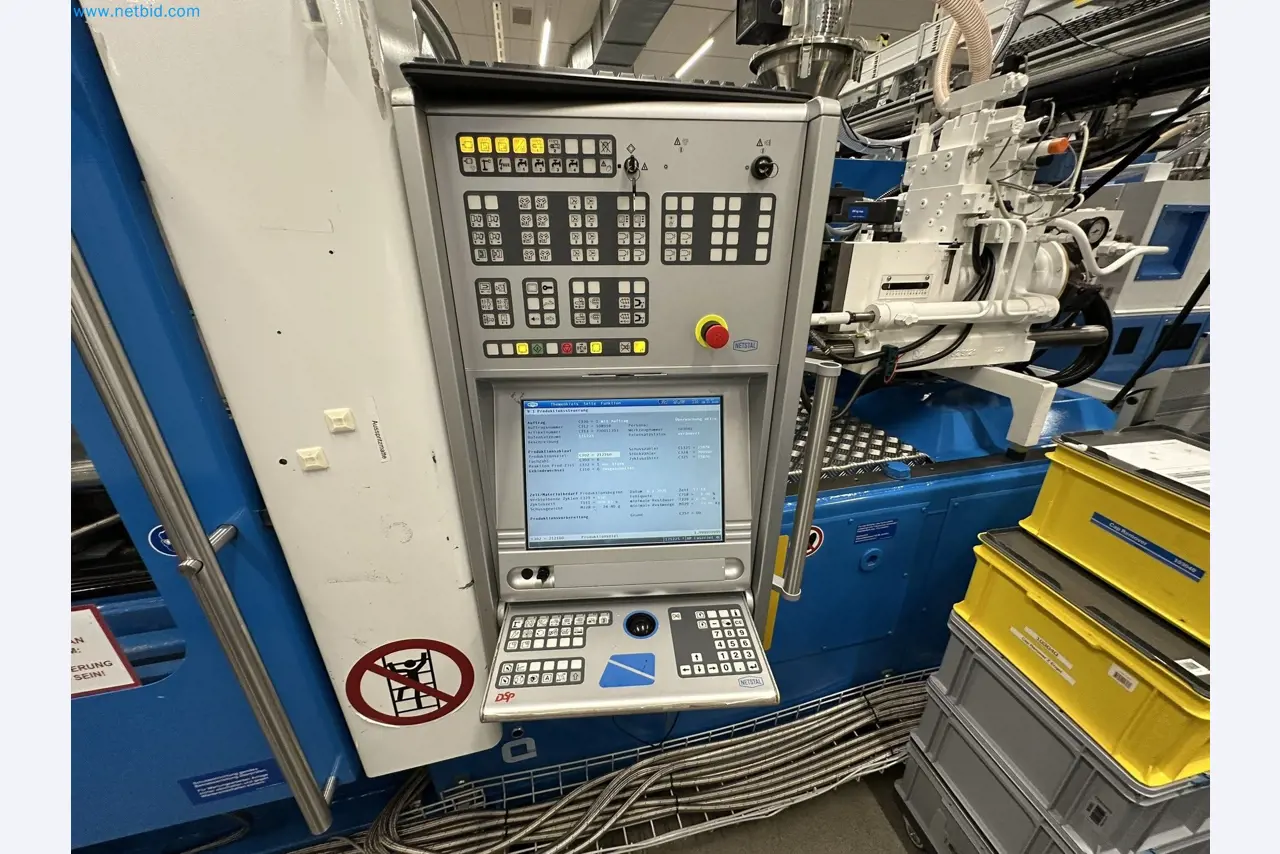 Well-maintained injection molding machines from Swiss production-4
