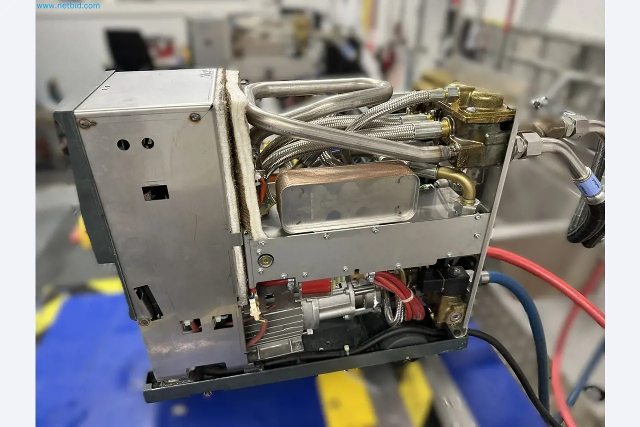 Well-maintained injection molding machines from Swiss production-5