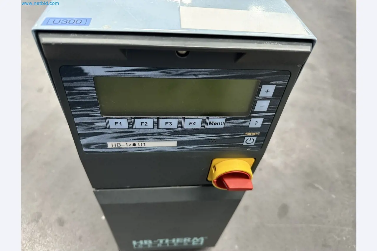 Well-maintained injection molding machines from Swiss production-3